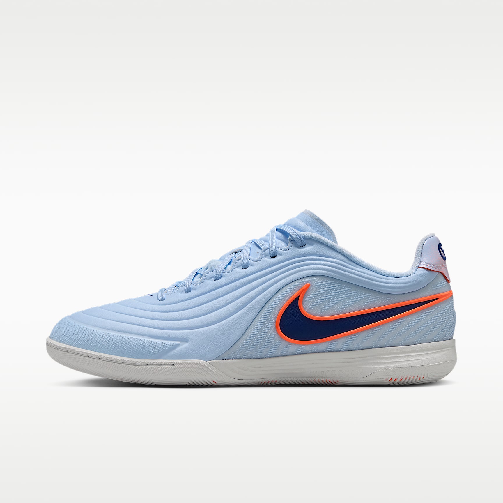 Nike Tiempo Reactgato Indoor/Court Low-Top Football Shoes. Nike LU